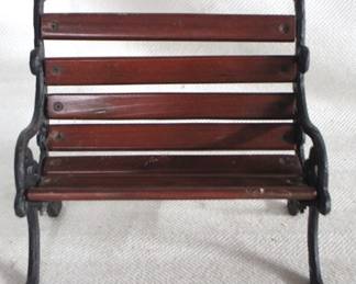 7976 - Toy Metal / Wood Bench - 5" x 9" x 9.5"
