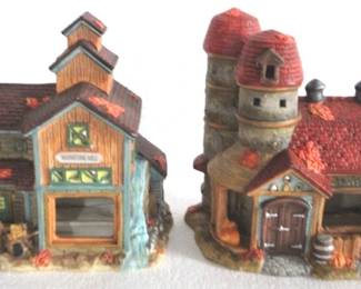 8080 - 2 House Figures (No Lights) - 6" x 7" x 4" You are buying a used as-is electric/electronic item. We do not guarantee all components are present, and if it is not expressly stated, it is untested.
