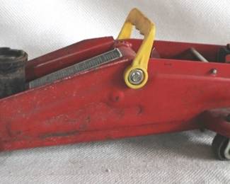 7688 - Car Jack - 18" x 8" x 6" (No handle)
