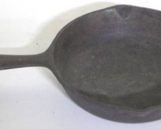357 - Cast Iron No.3 Frying Pan - 6" Round
