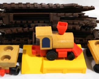 6005 - Toy Train Set with Tracks
