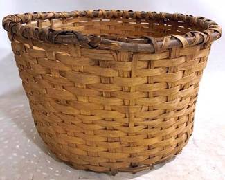 3351 - Woven Basket - damaged - 17 x 24
