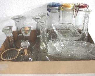 8065 - Lot of Glass Items
