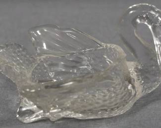 180 - Small Cambridge Glass Swan 2"
