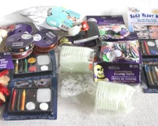 7900 - Lot of Assorted Halloween Items
