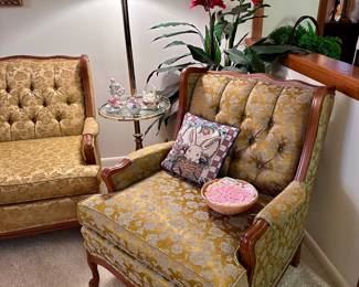 Vintage Chair - Floor Lamp Table