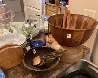 Wooden salad bowls 