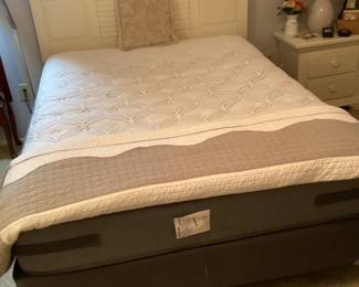 Sealy queen size bed