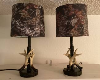 Small table lamps with hunting motif