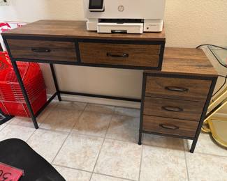 Very nice desk