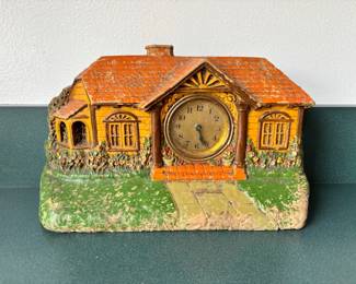 Vintage Lux Clock Bungalow