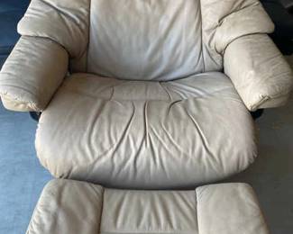 005 Leather Recliner