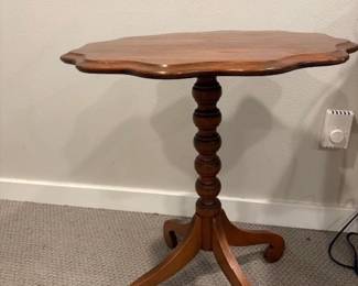 Antique End/Plant Table