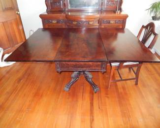 ANTIQUE PHYFE FLAME MAHOGANY HAIRY KNEES & PAWS DROP LEAF DINING TABLE ON CASTORS CIRCA 1840-1860