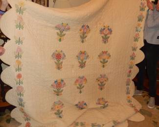 Vintage Tulip Basket Quilt