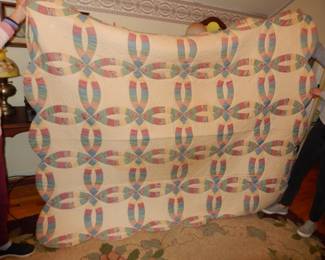 Vintage Double Wedding Ring Quilt