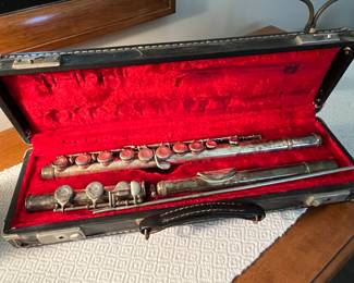Ledoux flute with case.....