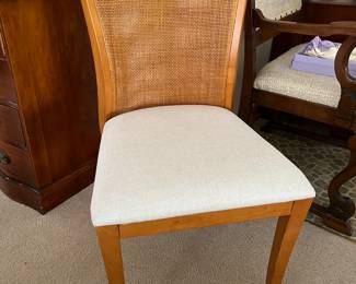 (4) matching chairs