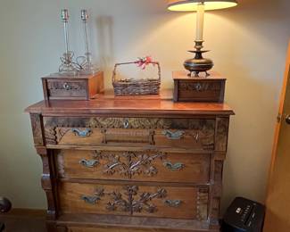 Antique chest of drawers
