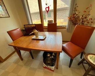MCM D-Scan teak draw leaf dining table