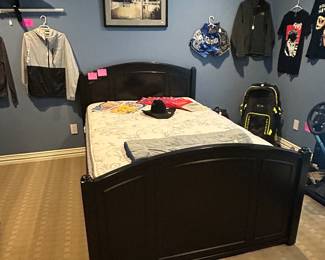 Full size trundle bed with mattress