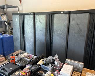 Kobalt wall shelves