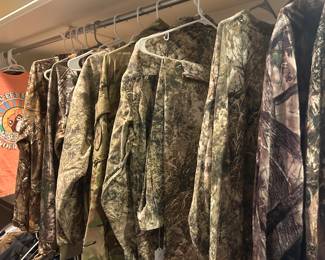 Men's Med and some Large hunting clothing, some brand new!