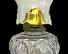 Eyebrow Patterned Manganese Oil Lamp