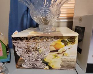 Lead crystal bowl.