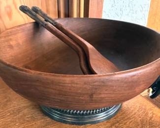 Wooden salad bowl + servers