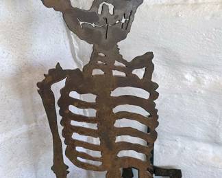 Laser-cut metal skeleton 
