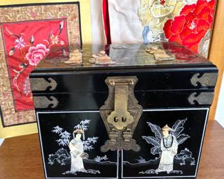 Chinese lacquer jewelry box
