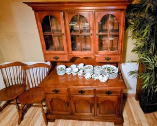 Ethan Allen Dining Room Furniture - Hutch