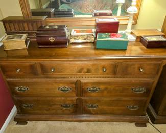 Vintage Ethan Allen Dresser