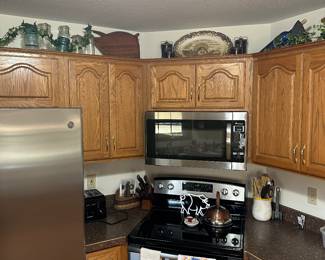 Got the keys today! Here are the pic for the initial walk through! We did not open any boxes or totes! This is just what was out waiting for us! More detailed photos added almost daily starting next week!