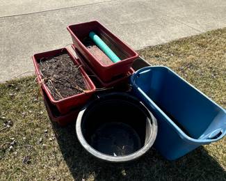 Some great heavy o plastic planter boxes etc..