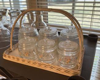 This is an adorable little condiment set! Perfect for the upcoming picnic/cookout season! 