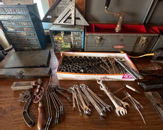 All the tools in this picture are  The tools boxes across the back are too! 