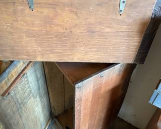 More crowded boxes with hinged lids! 