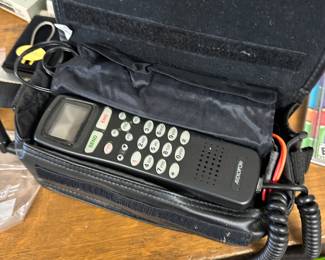 Bag Cell phone! SOOOO 1980s!