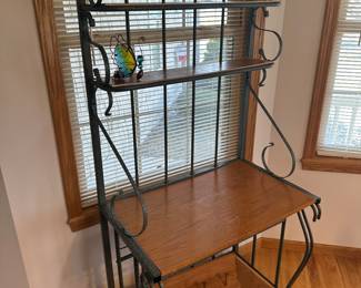 Got the keys today! Here are the pic for the initial walk through! We did not open any boxes or totes! This is just what was out waiting for us! More detailed photos added almost daily starting next week!