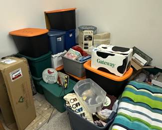 Got the keys today! Here are the pic for the initial walk through! We did not open any boxes or totes! This is just what was out waiting for us! More detailed photos added almost daily starting next week!