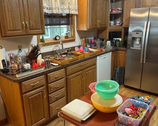 Another shoot! If you need a kitchen item, almost certain we go it! ALL IN EXCELLENT CONDITION TOO! 