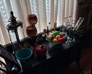 Trunk with decor items 