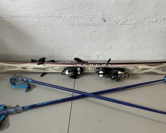 Lot 336 | Pair of Apache Recon 160cm Downhill Skis Ski
