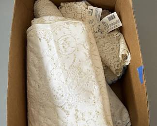 Lot 311 | Lot of Doilies Tablecloth
