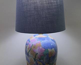 Lot 102 | Chinoiserie Light Blue Motif Table Lamp
