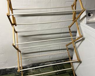 Lot 118 | Collapsable Drying Laundry Rack
