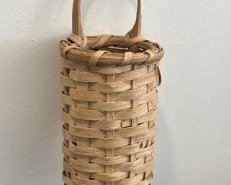 Lot 17 | Hanging Nantucket Style Woven Basket
