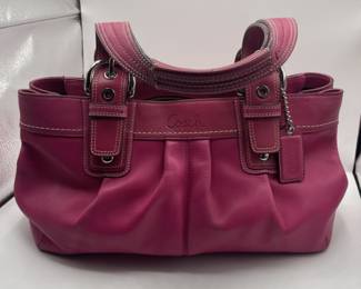 Lot 134 | Vintage Pink Coach Leather Shoulder Bag Purse
